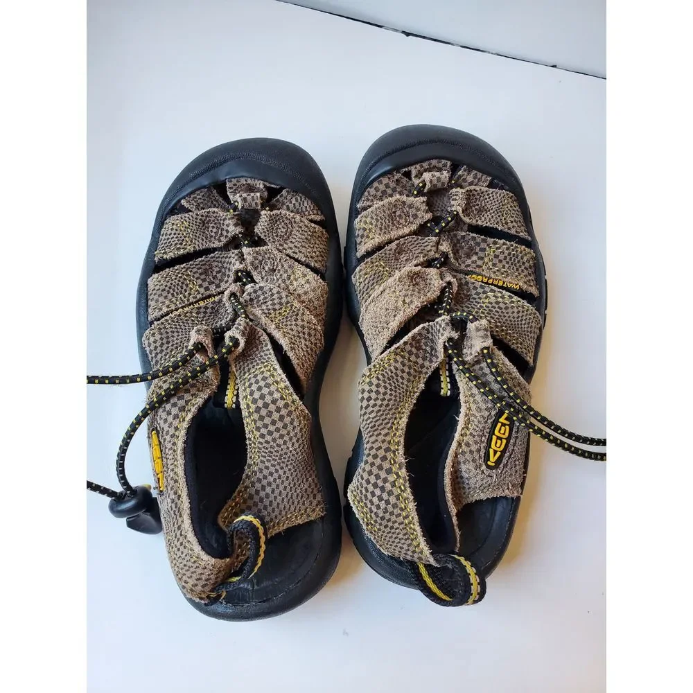 KEEN Sandals Boys Slip On Sz 1 Brown Geometric Waterproof Outdoor‎ shoes